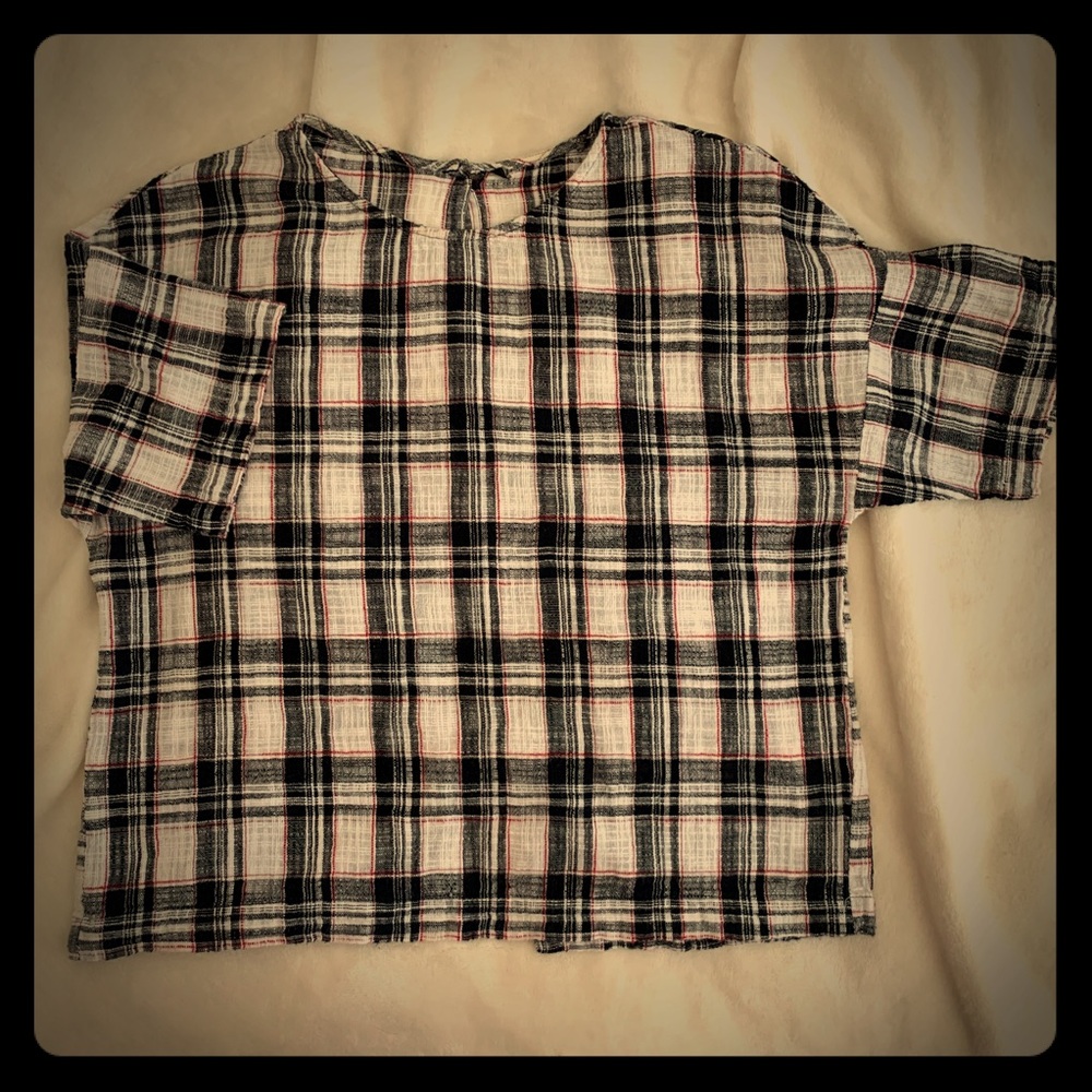 Black and White plaid loose fit top.